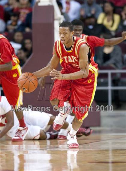 Thumbnail 1 in Taft vs. Westchester (CIF LA City Section D1 Final) photogallery.