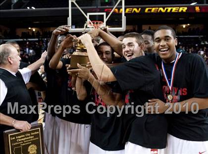 Thumbnail 1 in Taft vs. Westchester (CIF LA City Section D1 Final) photogallery.