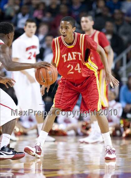 Thumbnail 2 in Taft vs. Westchester (CIF LA City Section D1 Final) photogallery.