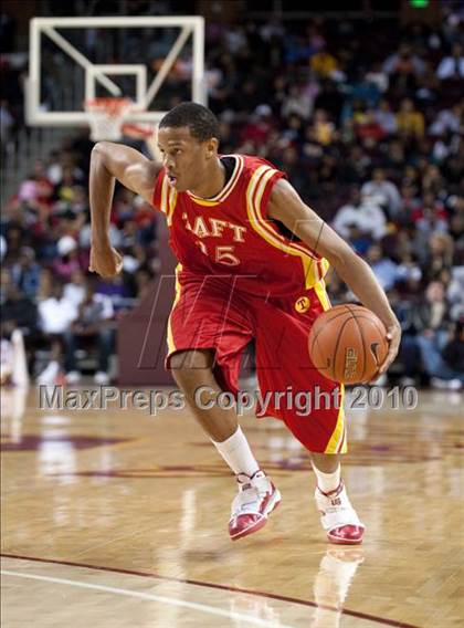Thumbnail 2 in Taft vs. Westchester (CIF LA City Section D1 Final) photogallery.