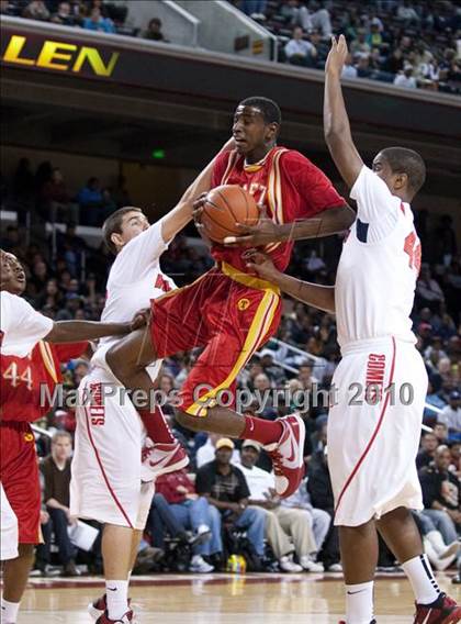 Thumbnail 1 in Taft vs. Westchester (CIF LA City Section D1 Final) photogallery.