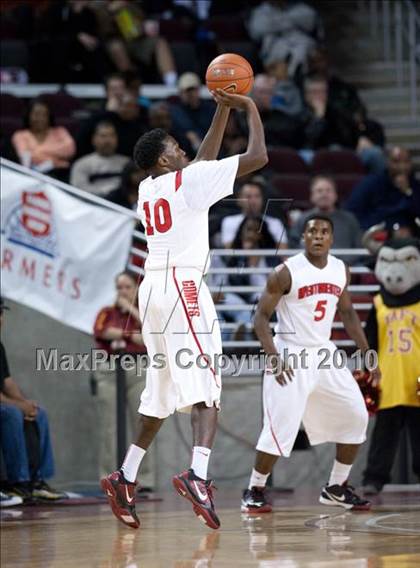 Thumbnail 2 in Taft vs. Westchester (CIF LA City Section D1 Final) photogallery.