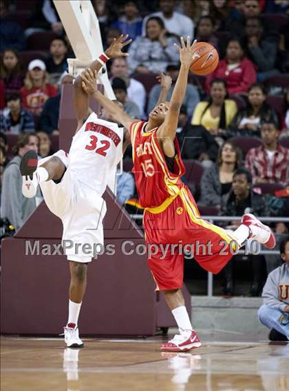 Thumbnail 2 in Taft vs. Westchester (CIF LA City Section D1 Final) photogallery.