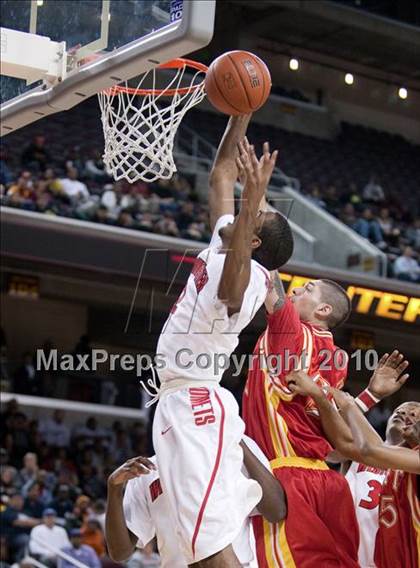 Thumbnail 3 in Taft vs. Westchester (CIF LA City Section D1 Final) photogallery.
