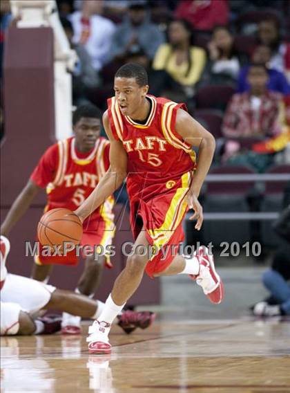 Thumbnail 3 in Taft vs. Westchester (CIF LA City Section D1 Final) photogallery.
