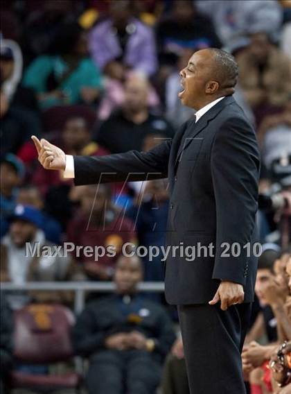 Thumbnail 2 in Taft vs. Westchester (CIF LA City Section D1 Final) photogallery.