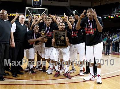 Thumbnail 1 in Taft vs. Westchester (CIF LA City Section D1 Final) photogallery.