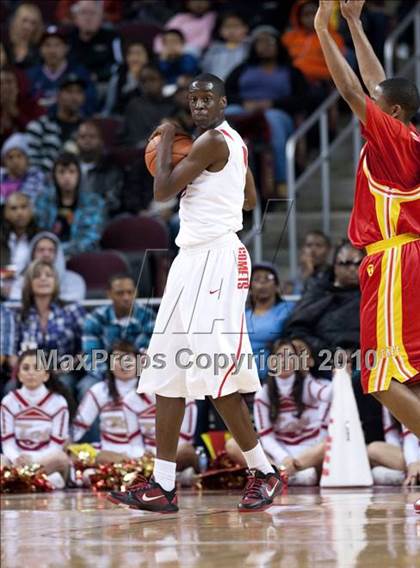 Thumbnail 1 in Taft vs. Westchester (CIF LA City Section D1 Final) photogallery.