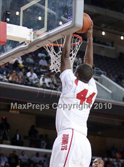 Thumbnail 3 in Taft vs. Westchester (CIF LA City Section D1 Final) photogallery.