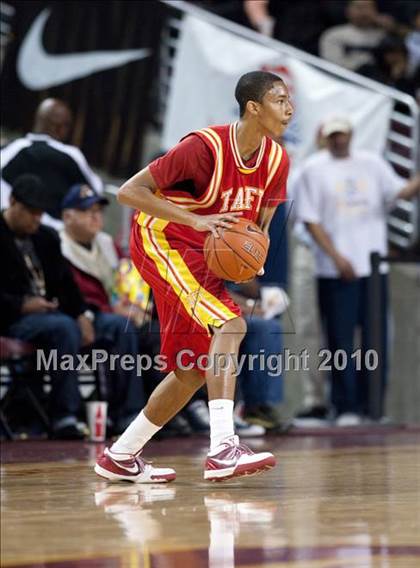 Thumbnail 3 in Taft vs. Westchester (CIF LA City Section D1 Final) photogallery.