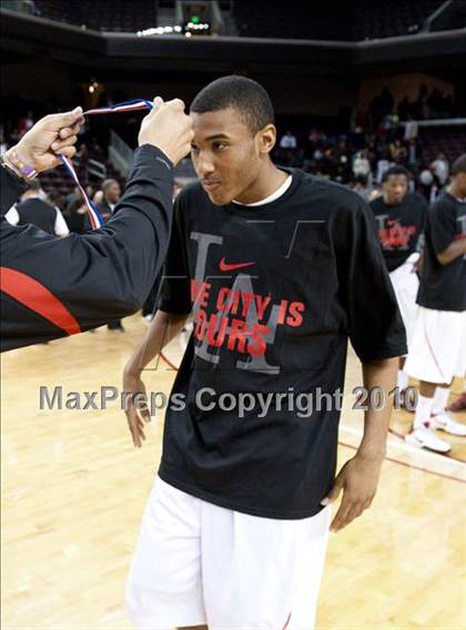 Thumbnail 2 in Taft vs. Westchester (CIF LA City Section D1 Final) photogallery.