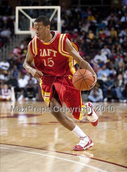 Thumbnail 3 in Taft vs. Westchester (CIF LA City Section D1 Final) photogallery.