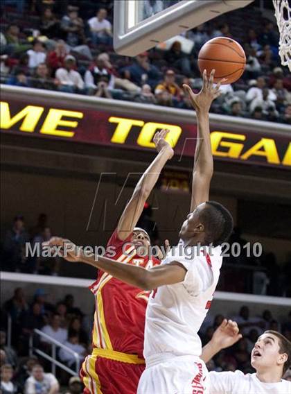Thumbnail 1 in Taft vs. Westchester (CIF LA City Section D1 Final) photogallery.