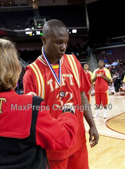 Thumbnail 3 in Taft vs. Westchester (CIF LA City Section D1 Final) photogallery.