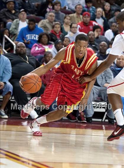 Thumbnail 3 in Taft vs. Westchester (CIF LA City Section D1 Final) photogallery.
