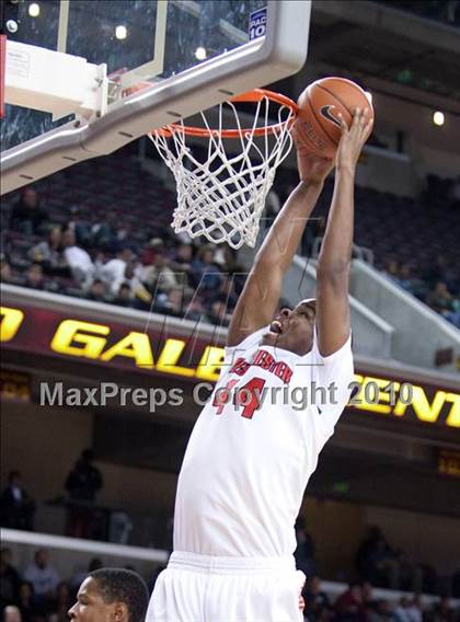 Thumbnail 2 in Taft vs. Westchester (CIF LA City Section D1 Final) photogallery.