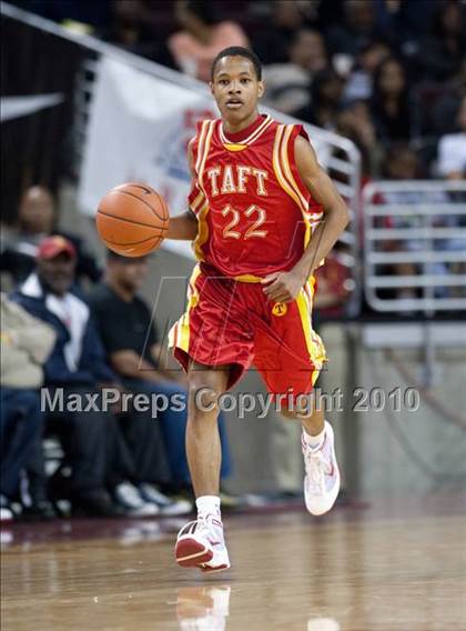 Thumbnail 1 in Taft vs. Westchester (CIF LA City Section D1 Final) photogallery.