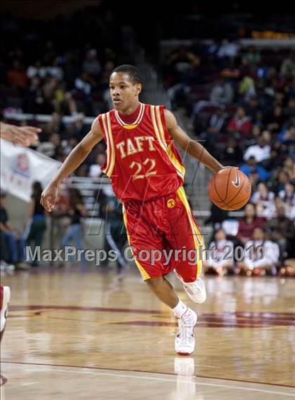 Thumbnail 1 in Taft vs. Westchester (CIF LA City Section D1 Final) photogallery.