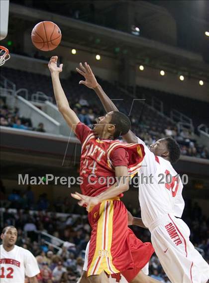 Thumbnail 3 in Taft vs. Westchester (CIF LA City Section D1 Final) photogallery.