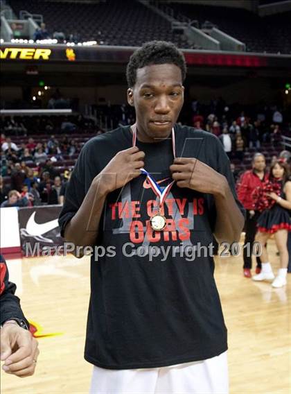 Thumbnail 3 in Taft vs. Westchester (CIF LA City Section D1 Final) photogallery.