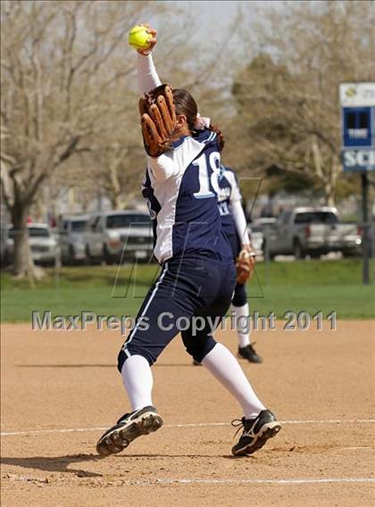 Thumbnail 2 in Saugus vs. Victor Valley (Desert Classic) photogallery.