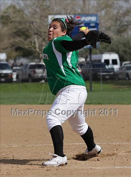 Thumbnail 2 in Saugus vs. Victor Valley (Desert Classic) photogallery.
