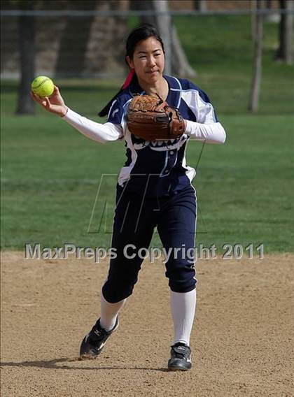 Thumbnail 3 in Saugus vs. Victor Valley (Desert Classic) photogallery.