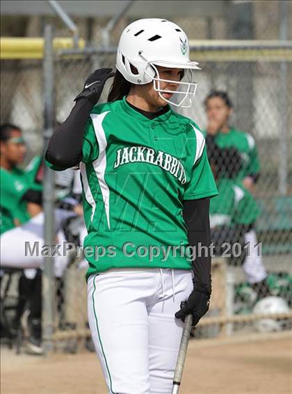 Thumbnail 1 in Saugus vs. Victor Valley (Desert Classic) photogallery.