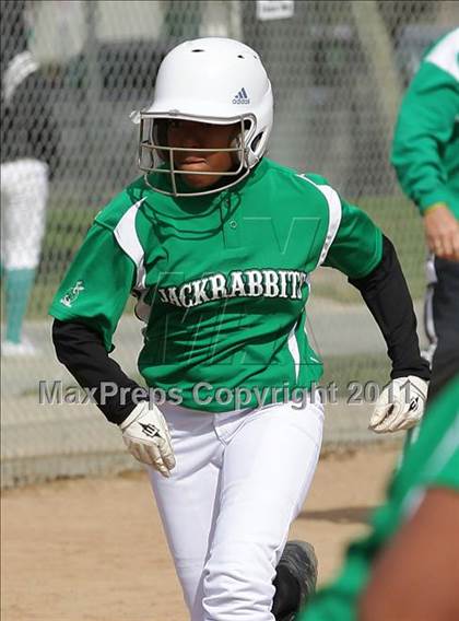 Thumbnail 2 in Saugus vs. Victor Valley (Desert Classic) photogallery.