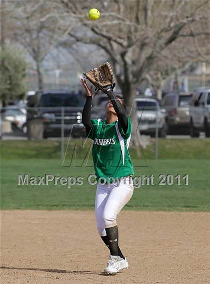 Thumbnail 1 in Saugus vs. Victor Valley (Desert Classic) photogallery.