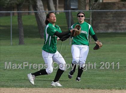 Thumbnail 3 in Saugus vs. Victor Valley (Desert Classic) photogallery.
