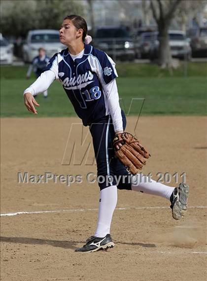 Thumbnail 2 in Saugus vs. Victor Valley (Desert Classic) photogallery.