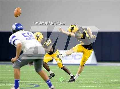 Thumbnail 3 in Chandler vs.Valdosta (Geico State Champions Bowl Series) photogallery.