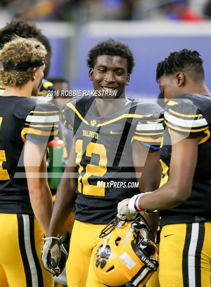 Thumbnail 2 in Chandler vs.Valdosta (Geico State Champions Bowl Series) photogallery.