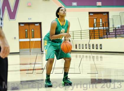 Thumbnail 1 in St. Mary's vs. Long Beach Poly (Nike Tournament of Champions) photogallery.