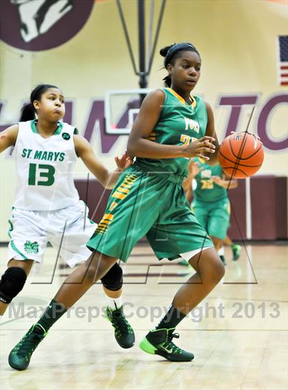 Thumbnail 3 in St. Mary's vs. Long Beach Poly (Nike Tournament of Champions) photogallery.