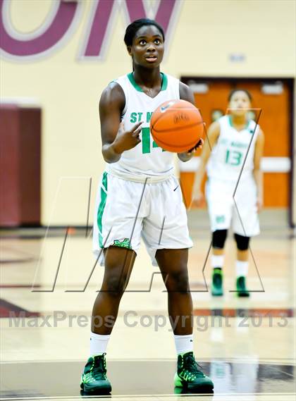 Thumbnail 3 in St. Mary's vs. Long Beach Poly (Nike Tournament of Champions) photogallery.