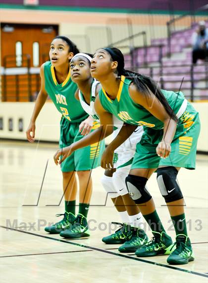 Thumbnail 1 in St. Mary's vs. Long Beach Poly (Nike Tournament of Champions) photogallery.