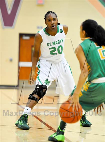 Thumbnail 2 in St. Mary's vs. Long Beach Poly (Nike Tournament of Champions) photogallery.