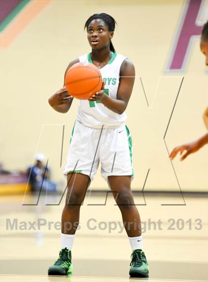 Thumbnail 3 in St. Mary's vs. Long Beach Poly (Nike Tournament of Champions) photogallery.
