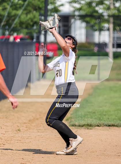 Thumbnail 3 in Valley vs Bettendorf (Rick Doran Classic) photogallery.