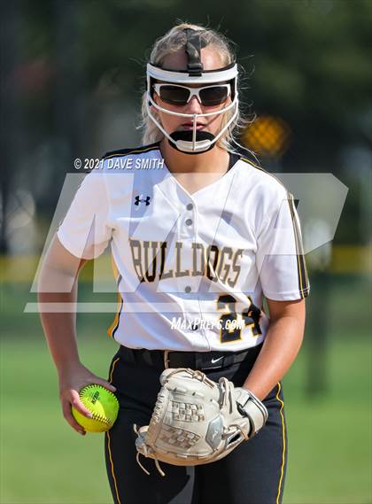 Thumbnail 3 in Valley vs Bettendorf (Rick Doran Classic) photogallery.