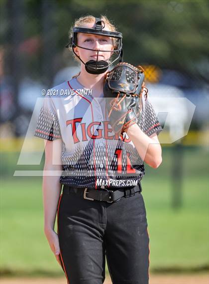 Thumbnail 2 in Valley vs Bettendorf (Rick Doran Classic) photogallery.