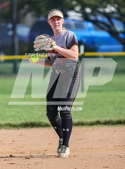 Thumbnail 3 in Valley vs Bettendorf (Rick Doran Classic) photogallery.