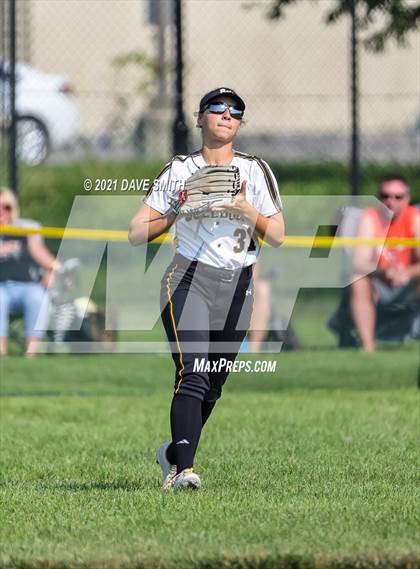 Thumbnail 3 in Valley vs Bettendorf (Rick Doran Classic) photogallery.