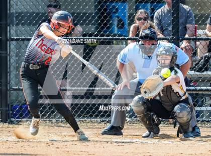 Thumbnail 2 in Valley vs Bettendorf (Rick Doran Classic) photogallery.