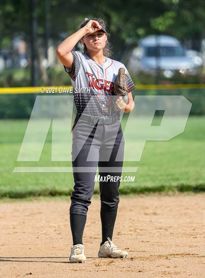 Thumbnail 2 in Valley vs Bettendorf (Rick Doran Classic) photogallery.