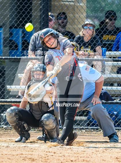 Thumbnail 3 in Valley vs Bettendorf (Rick Doran Classic) photogallery.
