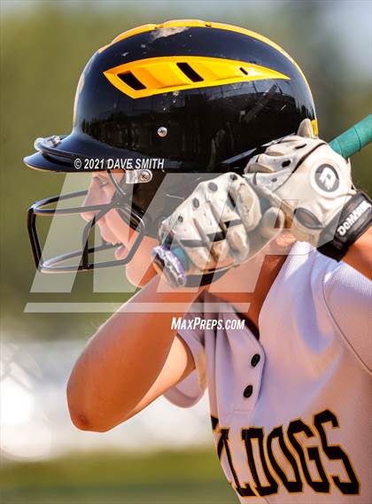 Thumbnail 3 in Valley vs Bettendorf (Rick Doran Classic) photogallery.