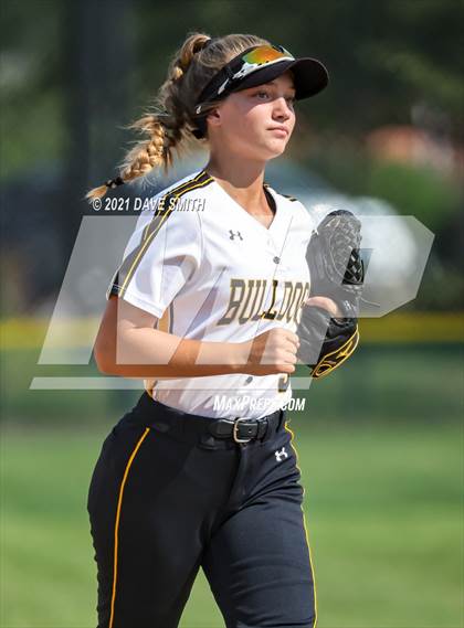 Thumbnail 2 in Valley vs Bettendorf (Rick Doran Classic) photogallery.